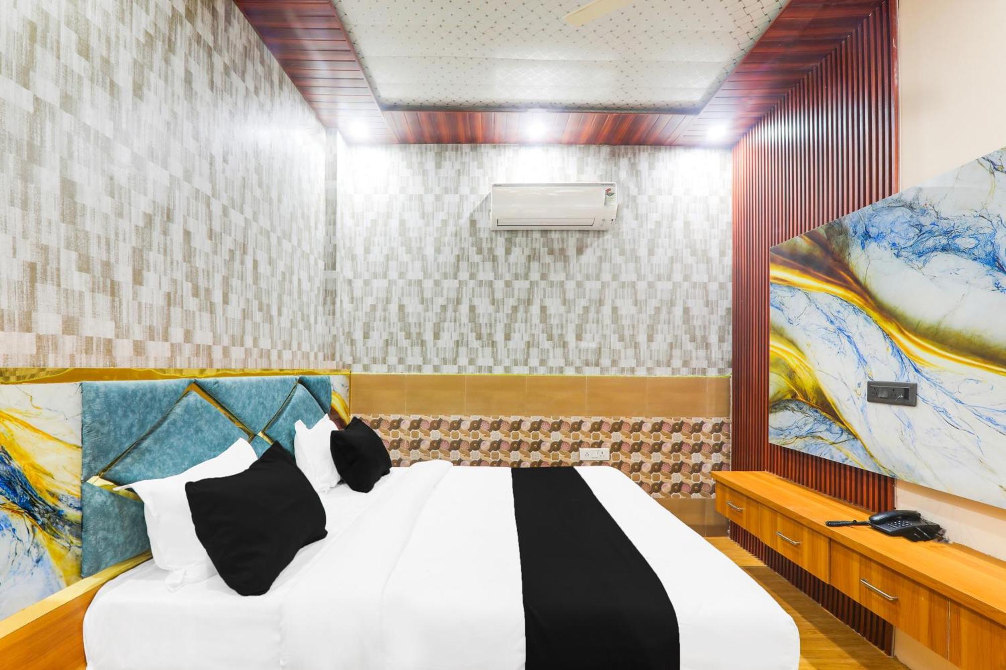 Hotel O V. K Palace Inn Lucknow Zewnętrze zdjęcie