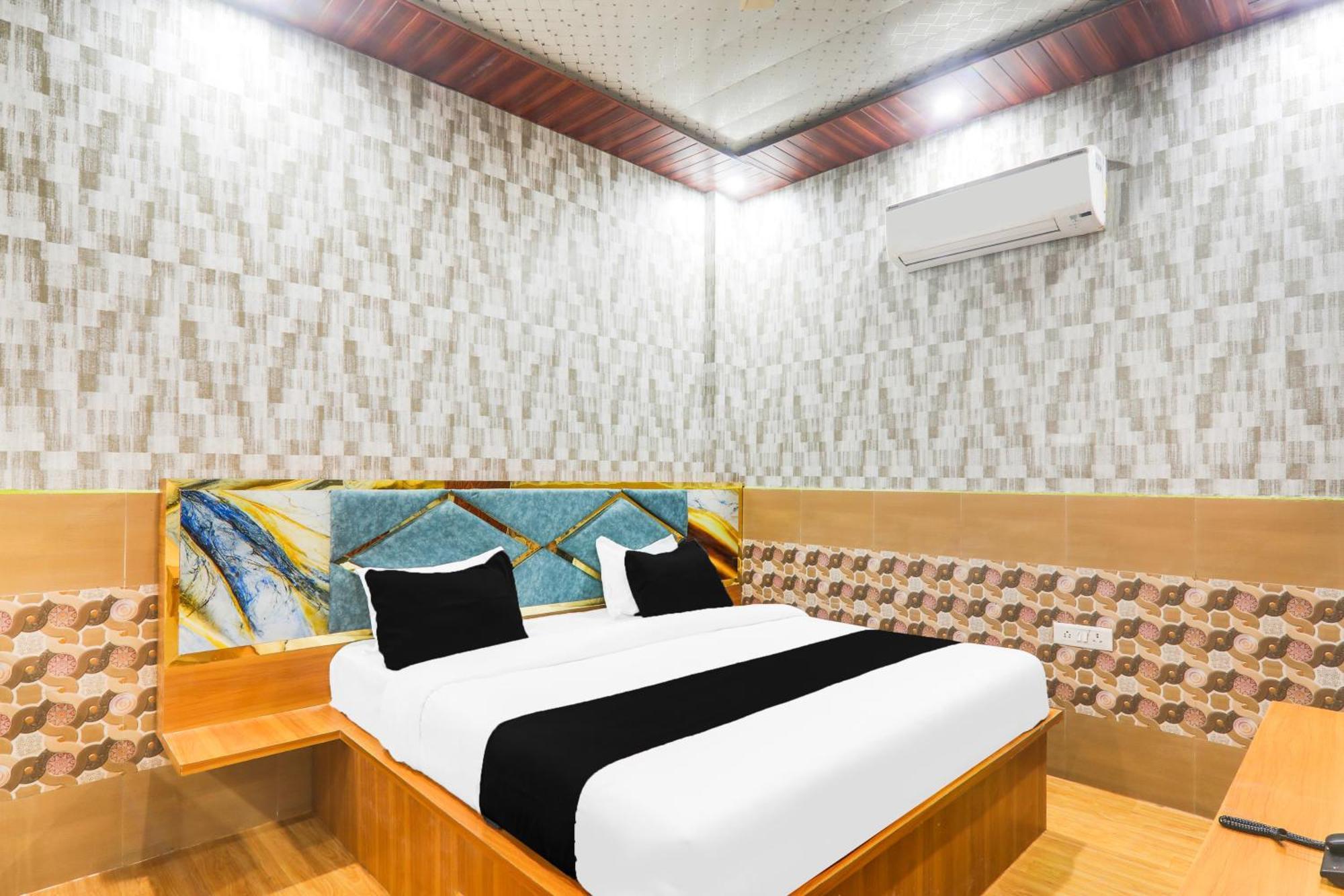 Hotel O V. K Palace Inn Lucknow Zewnętrze zdjęcie