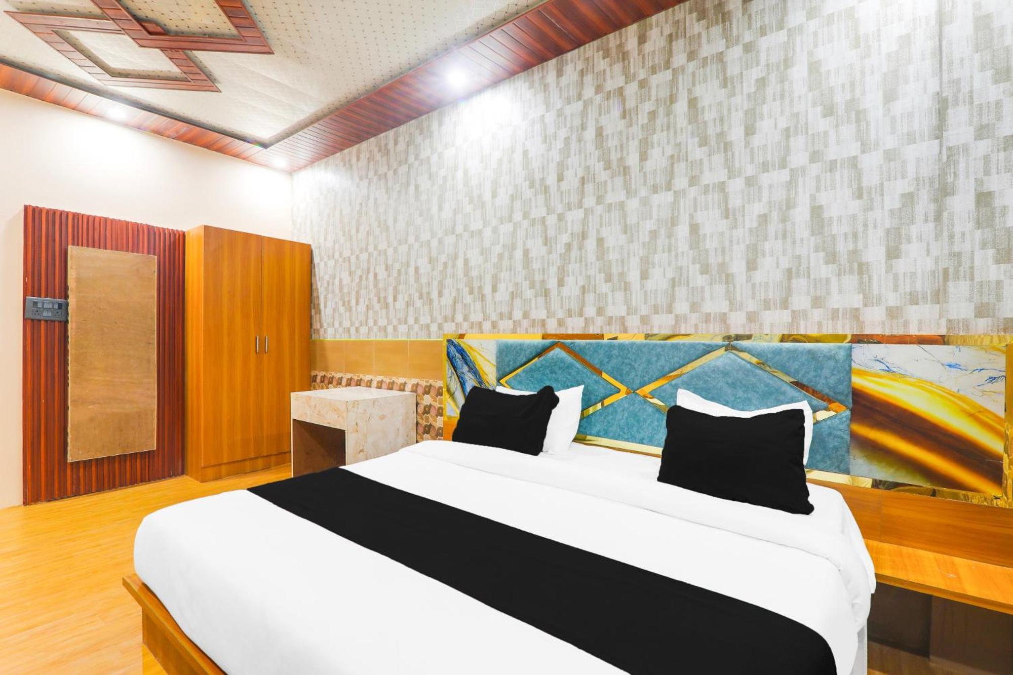Hotel O V. K Palace Inn Lucknow Zewnętrze zdjęcie